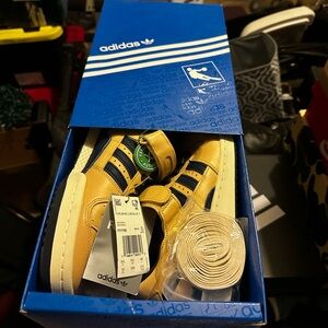 Adidas Forum 84 Sneakers